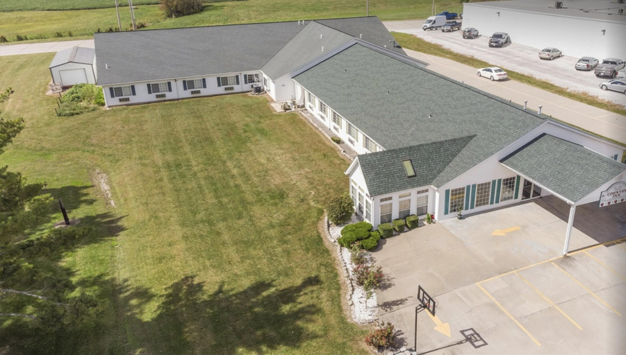 Exterior & Views 2, Red Bud Country Inn, Randolph