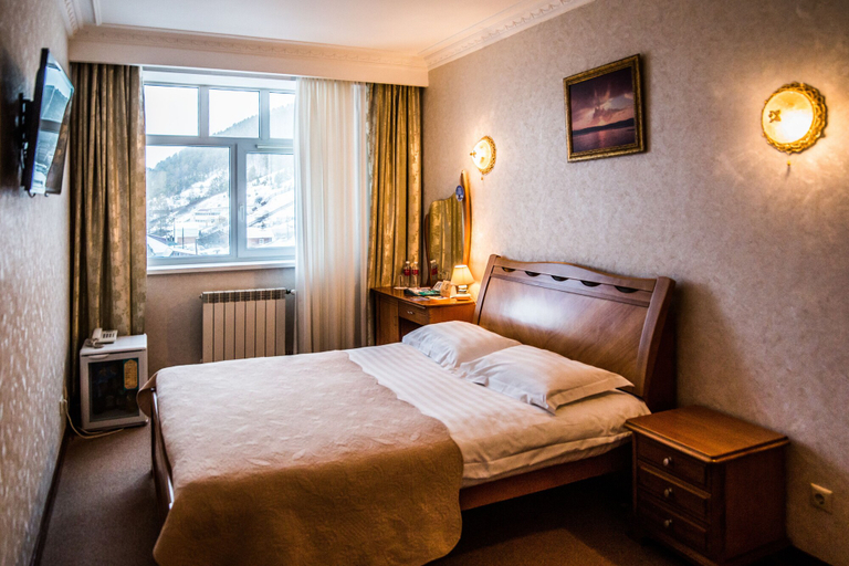 Bedroom 2, Mayak hotel, Water body