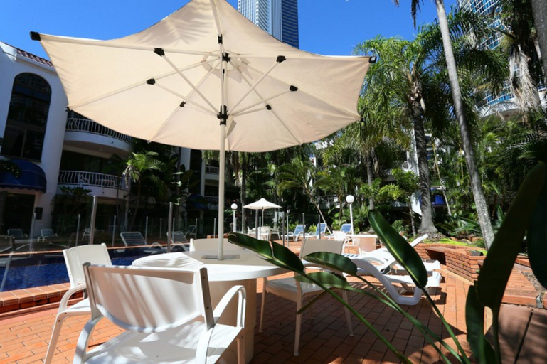 Food & Drinks, St Tropez Apartments, Gold Coast