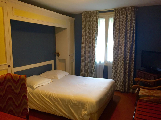 Bedroom 2, Hôtel de Normandie, Eure