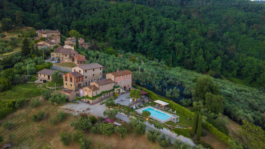 Exterior & Views 2, Tuscan Fizz Villa a Vineyards Retreat, Lucca