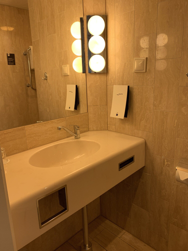 Bathroom 5, First Hotel Billingehus, Skövde