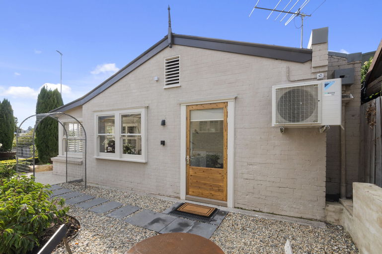 Exterior & Views 2, The Rivulet, Hobart
