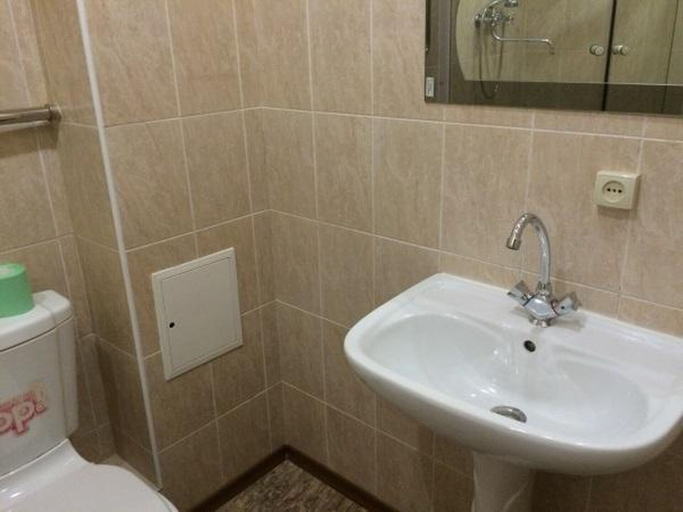 Bathroom 2, Apartment on Melnichnaya 26, Tyumen'