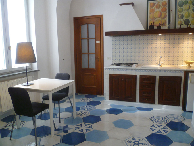 Private kitchenette, Villa San Gennariello B&B, Napoli