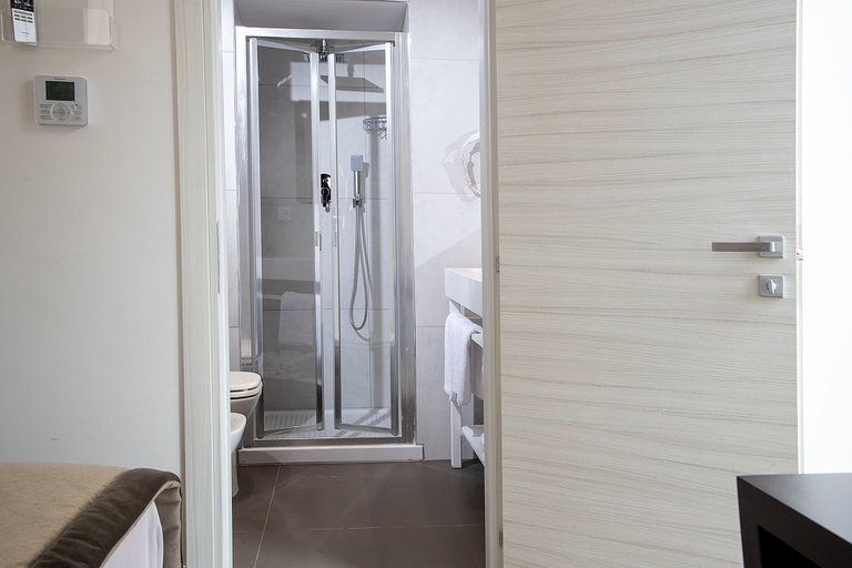 Bathroom 4, Hotel Palazzo Argenta, Napoli