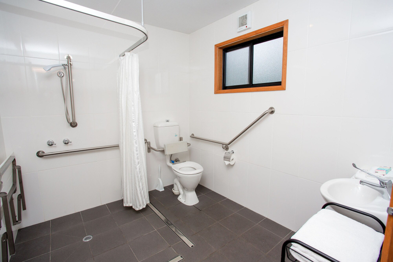 Bathroom 3, BIG4 Melbourne Holiday Park, Melbourne
