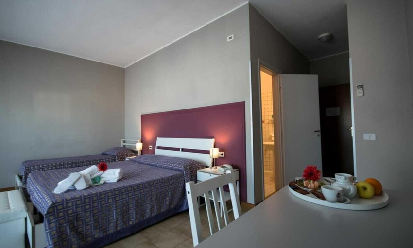 Bedroom 2, Hotel Palatinum, Matera