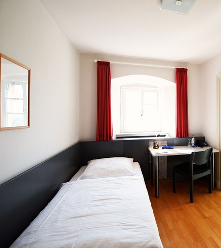 Bedroom 4, Tagungskloster Frauenberg, Fulda