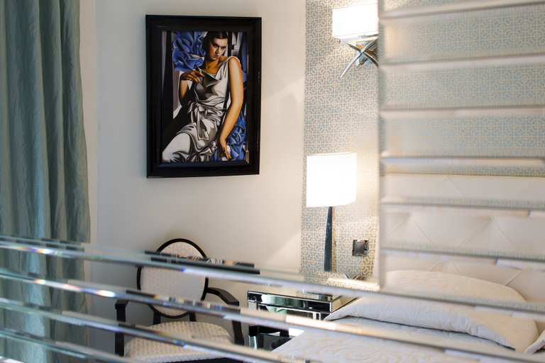 Bathroom 4, Le Meurice, Alpes-Maritimes