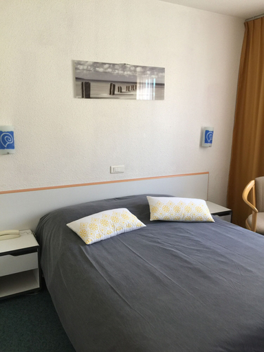 Bedroom 4, Relax'Otel & Spa, Le Barcarès, Pyrénées-Orientales