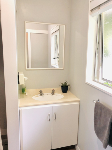 Bathroom 4, Christchurch Motel, Christchurch
