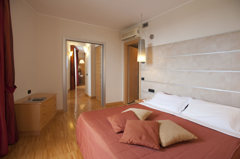 Bedroom 12