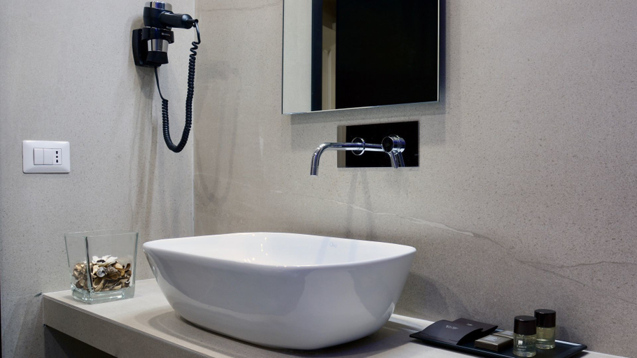 Bathroom 5, Duomo Residence, Napoli