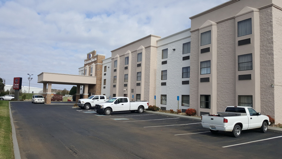 Exterior & Views 30