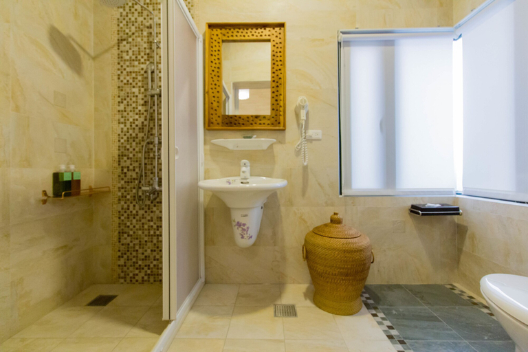Bathroom 4, Shan Hai B&B, Hualien