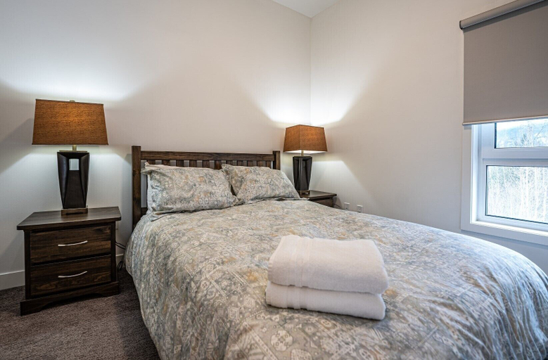 Bedroom 3, Niska’s Den by Revelstoke Vacations, Columbia-Shuswap