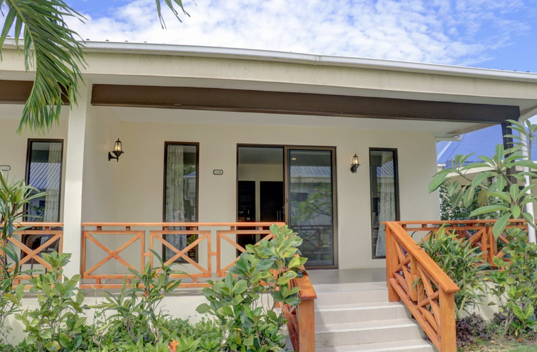 Exterior & Views, Nila Beach Resort Fiji, Ba
