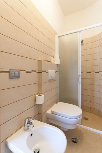 Bathroom 3, Hotel Palos, Rimini