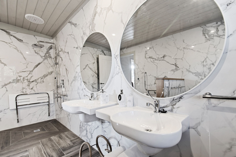 Bedroom 5, The Rivulet, Hobart