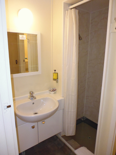 Bathroom 3, Spa Lodge Motel, Hurunui