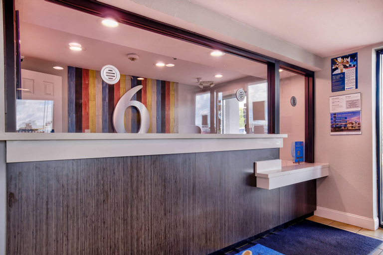 Public Area 2, Motel 6 Jackson, MS, Hinds