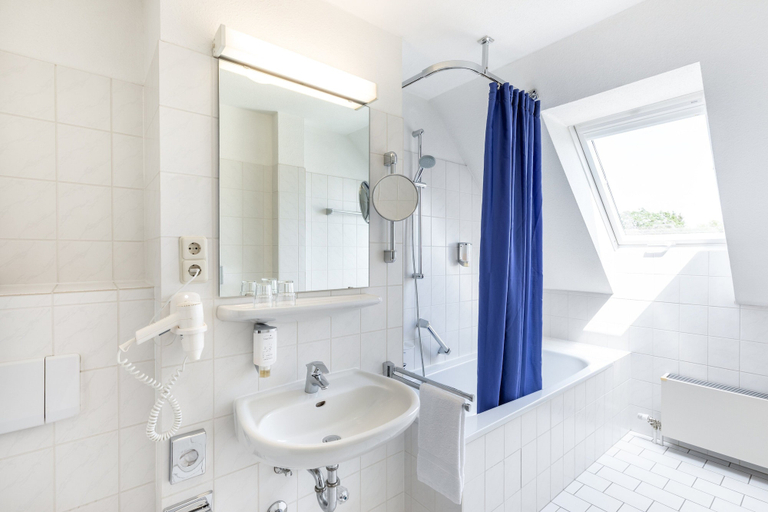 Bathroom 4, Garner Hotel BOCHUM by IHG, Bochum