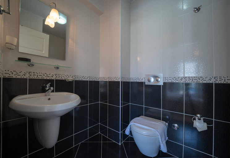 Bathroom 3, Sea Heaven Legend Apartments, Fethiye