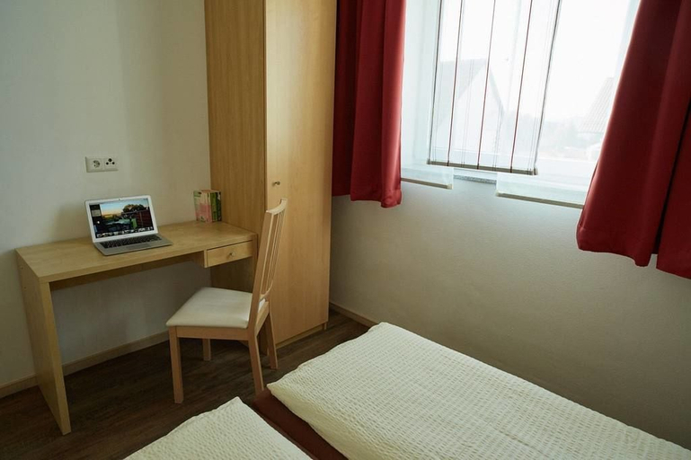 Bedroom 2, Business Homes - Das Apartment Hotel, Ostalbkreis