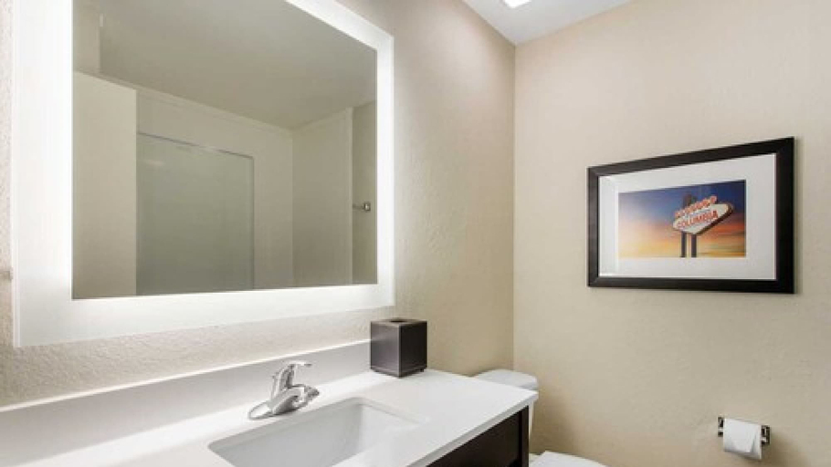 Bathroom 4, Gallus Stadium Park Inn, an Ascend Collection Hotel, Richland