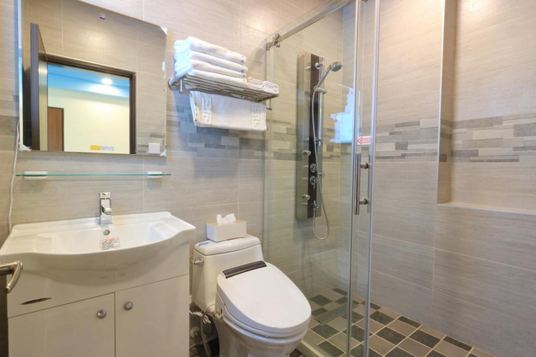 Bathroom 5, Romantic B&B, Hualien
