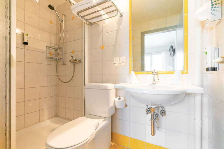 Bathroom 4, Hotel des Arts, Neuchâtel