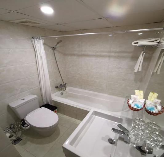 Bathroom 5, Azumaya Hotel Myanmar, Yangon