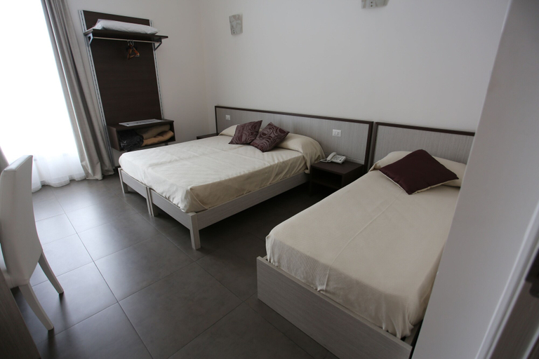 Bedroom 3, Hotel Eubea, Reggio Di Calabria
