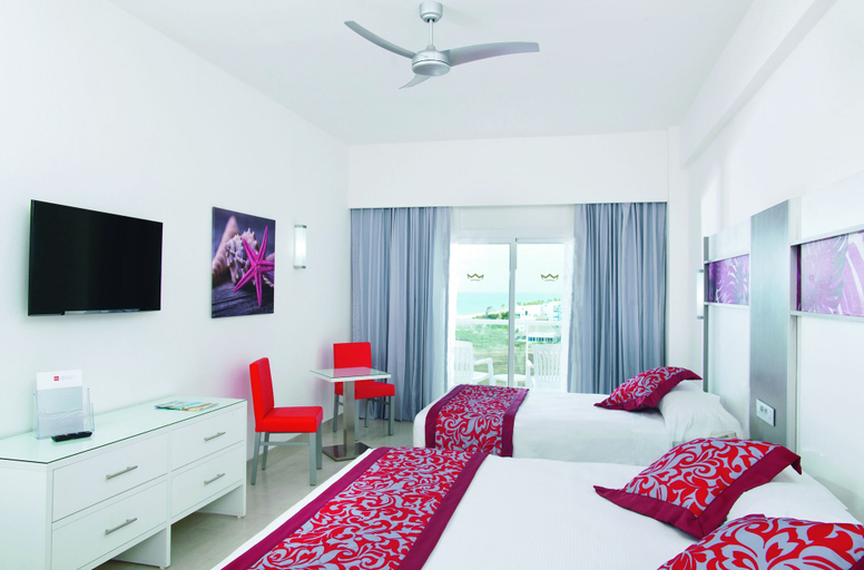 Bedroom 3, Hotel Riu Playa Blanca - All Inclusive, Antón