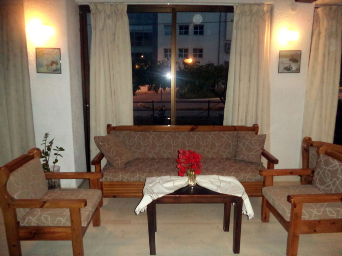Others 5, Hotel Gefyra, Crete