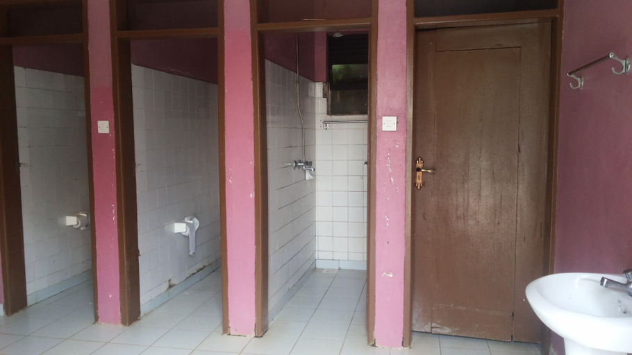 Bathroom 4, White Castle Hotel Arua, Vurra