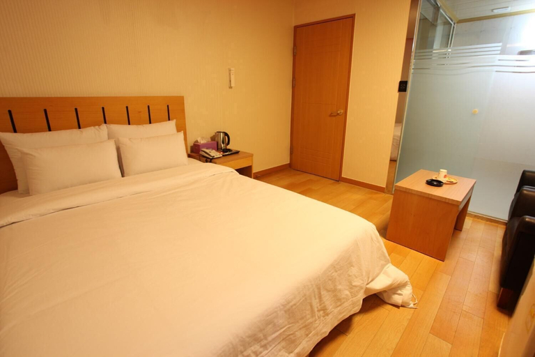 Bedroom 3, Prince Hotel, Gangnam