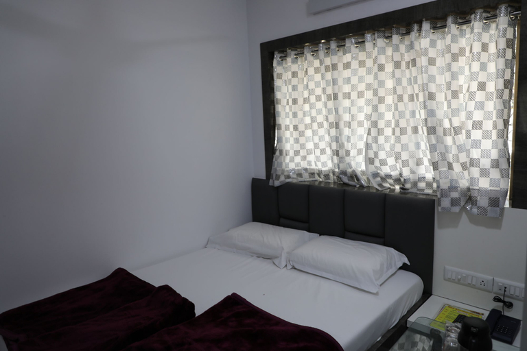 Bedroom 3, Hotel Pearl, Thane