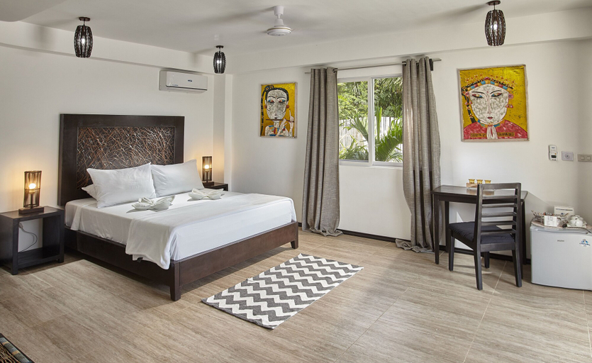 Bedroom 3, Blanco Beach Resort, Daanbantayan
