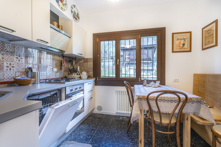 Private kitchen 5, Hladik House - Alpi Giulie Cosy Apartment, Udine