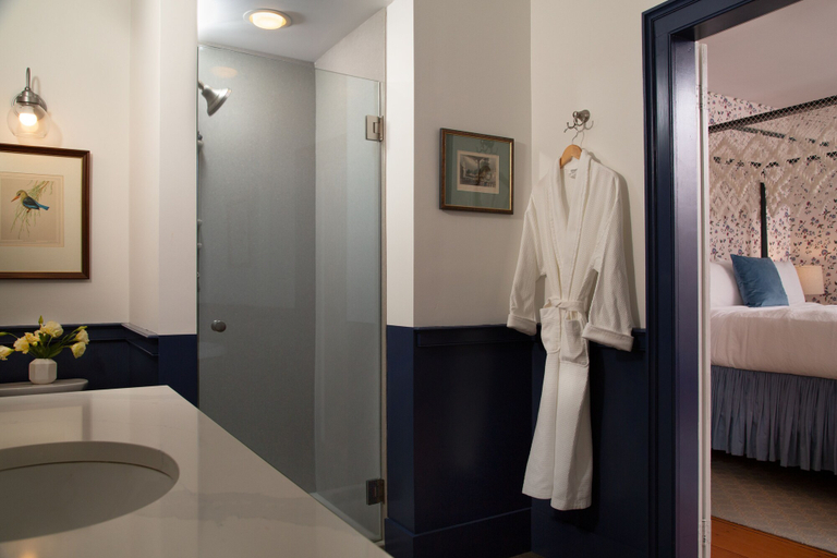 Bathroom 4, Grafton Inn, Windham