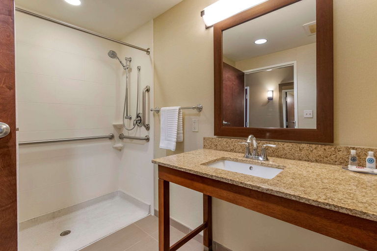 Bathroom 3, Comfort Inn PA Turnpike - 1-81, Cumberland