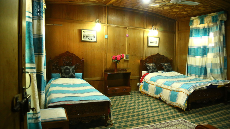 Bedroom 3, Aziz Palace, Srinagar