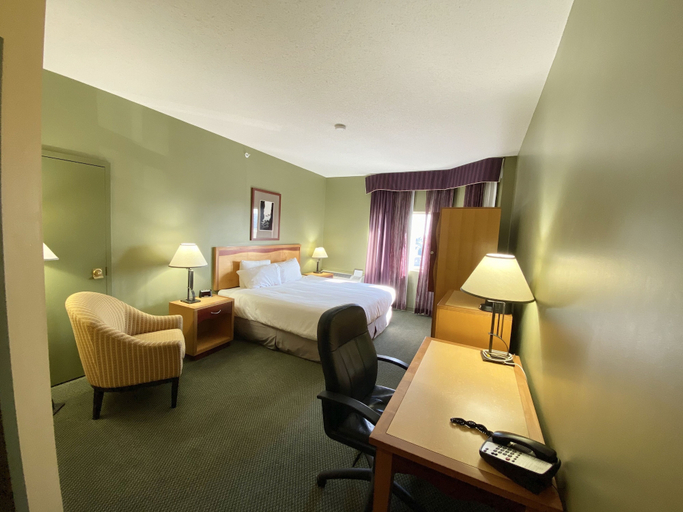 Bedroom 4, Medicine Hat Lodge, Division No. 1