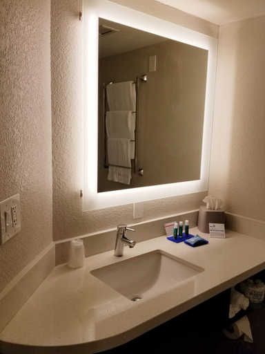Bathroom 4, Holiday Inn Express & Suites MIAMI - HIALEAH, Miami-Dade