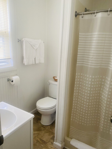 Bathroom 4, Snug Harbor Marina and Hotel, Accomack
