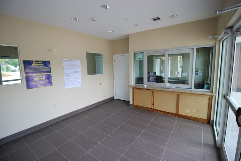 Others 4, Scottish Inn & Suites, Chambers