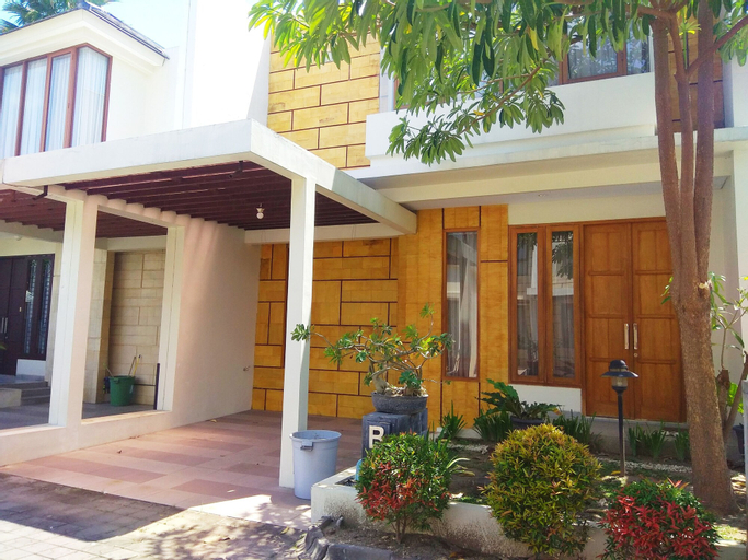 Exterior & Views 2, Omah Dixy Family Homestay By FH Stay, Bantul