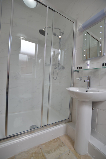 Bathroom 4, Best Western Greater London Hotel, London
